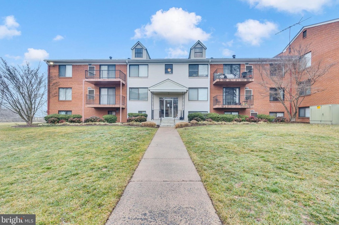 125 Clubhouse Dr Sw #10, Leesburg, VA 20175