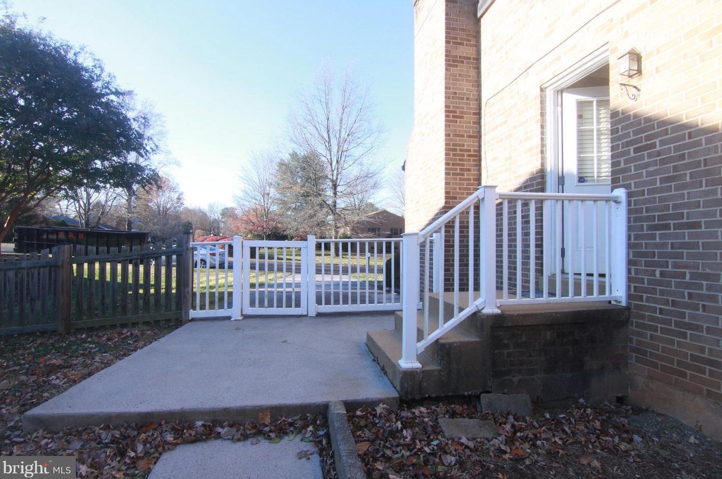 79 S Rogers St, Hamilton, VA 20158