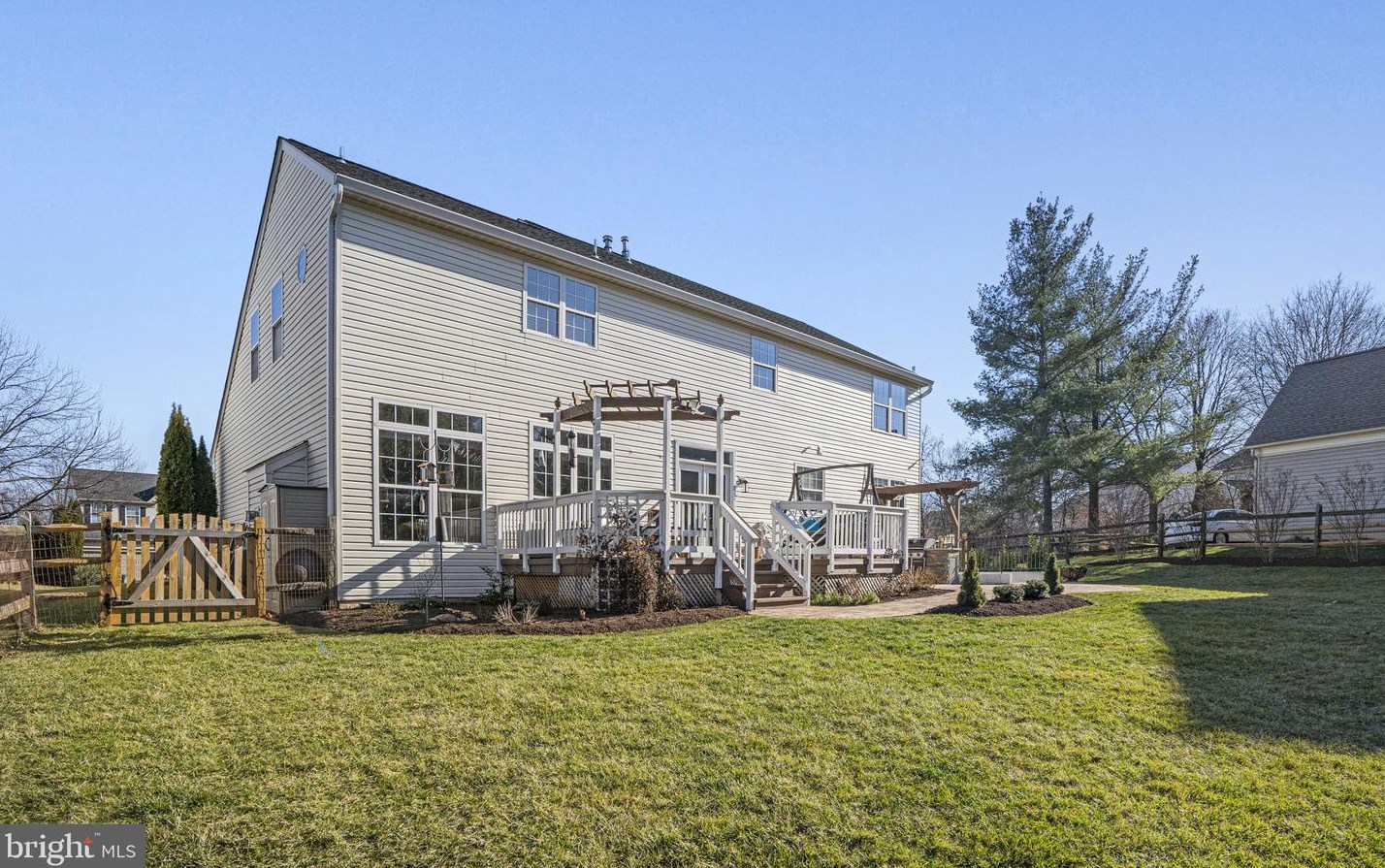 20543 Chapin Ct, Dulles VA  20165-3536 exterior