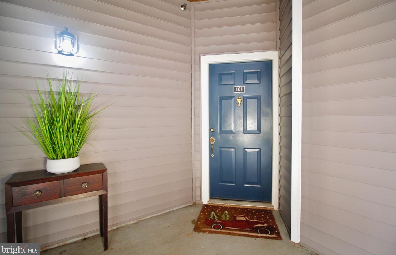46598 Drysdale Ter, Dulles VA  20165-4341 exterior