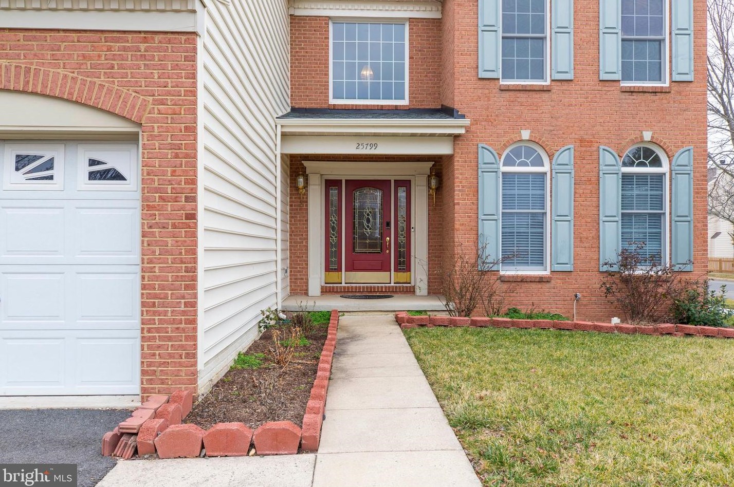 25799 Mandeville Dr, Fairfax, VA 20152-2080