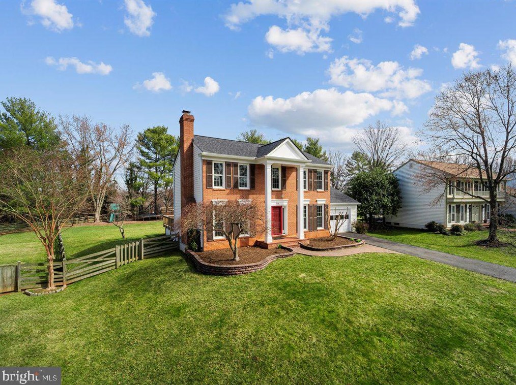 124 Hamilton Rd, Dulles, VA 20165-5609