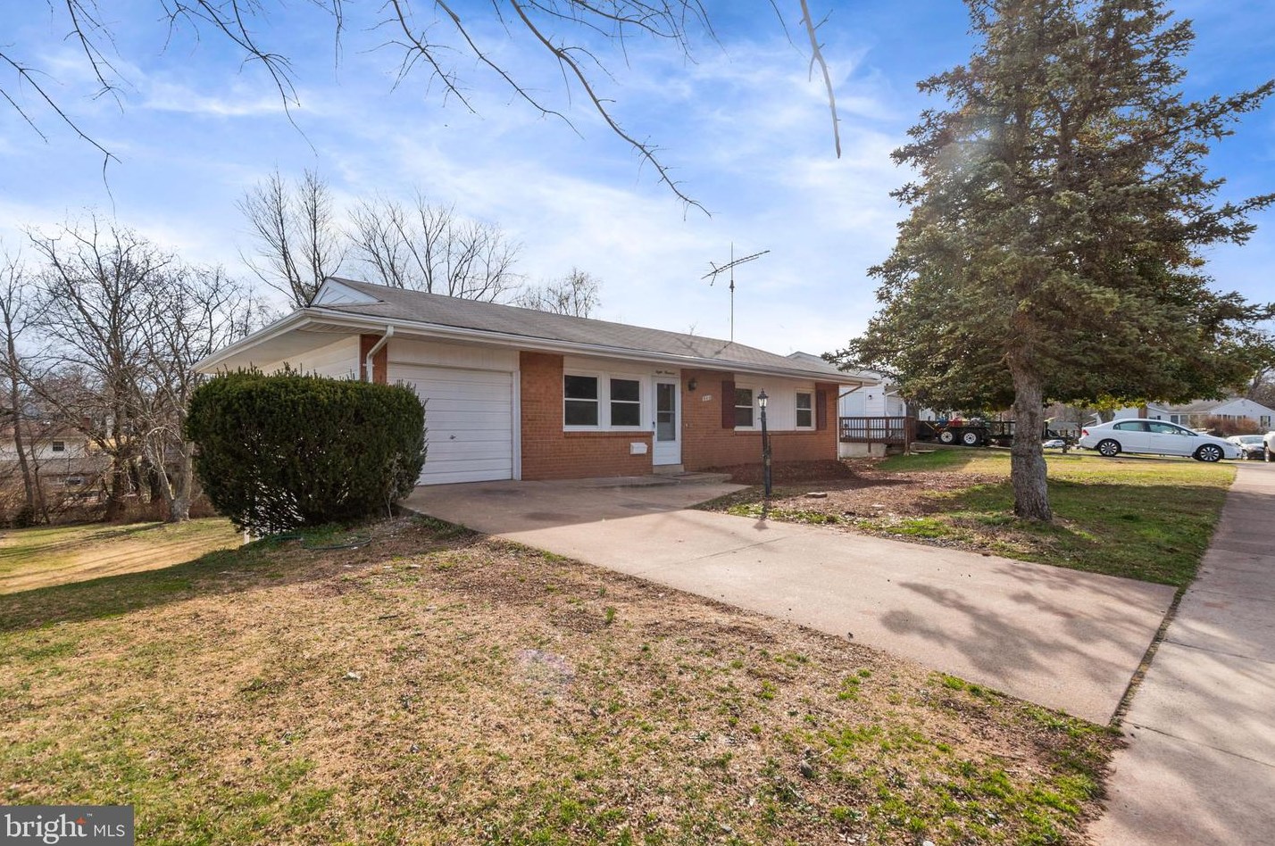 800 Redwood Rd, Dulles, VA 20164-5115