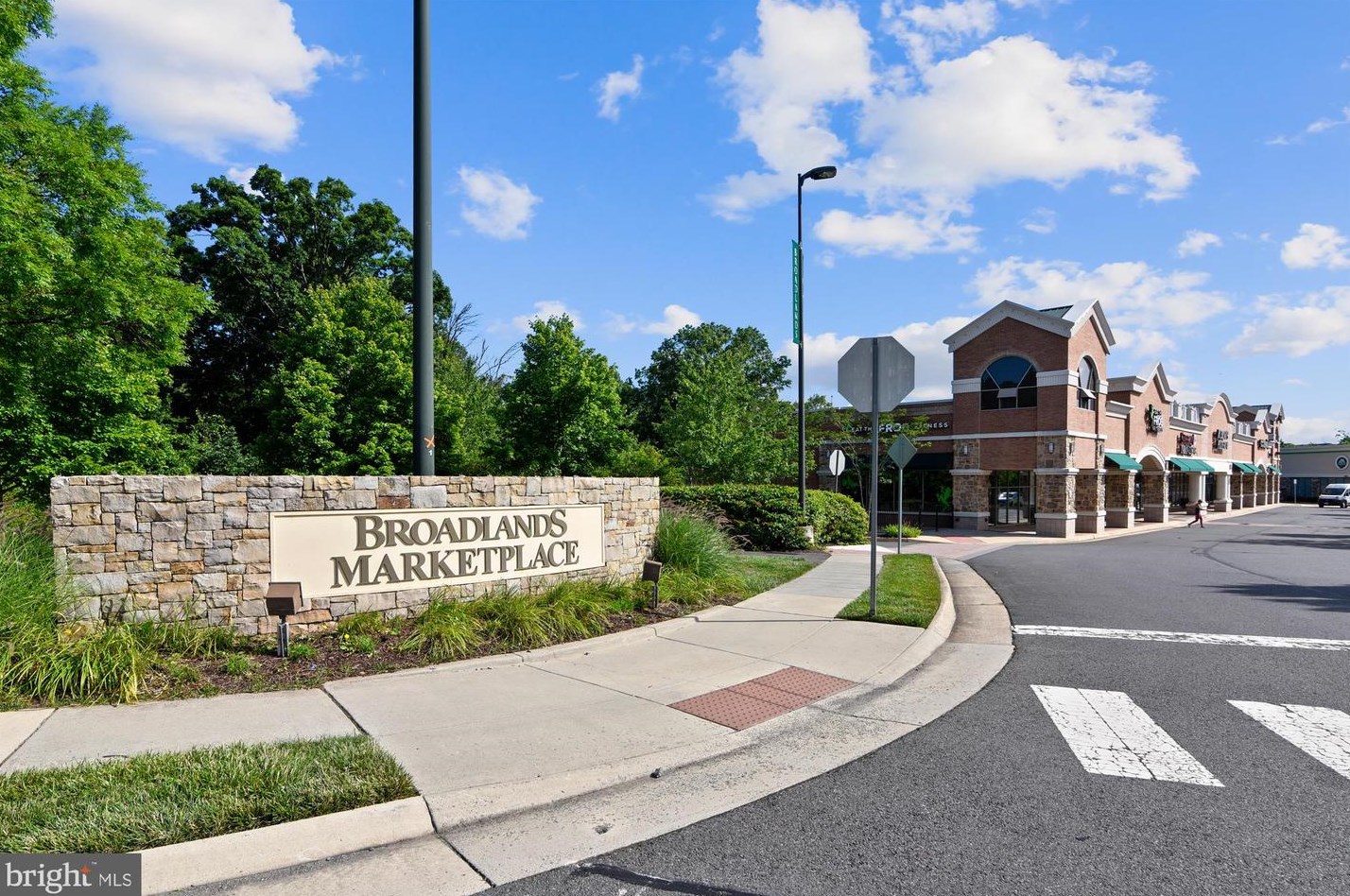 21176 Belmont View Ter, Ashburn VA  20148-4470 exterior