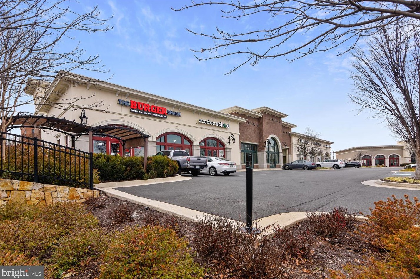 21176 Belmont View Ter, Ashburn VA  20148-4470 exterior