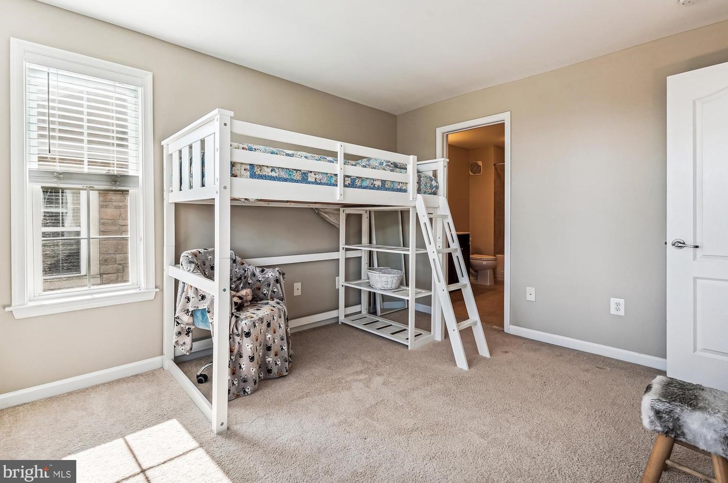 21176 Belmont View Ter, Ashburn VA  20148-4470 exterior