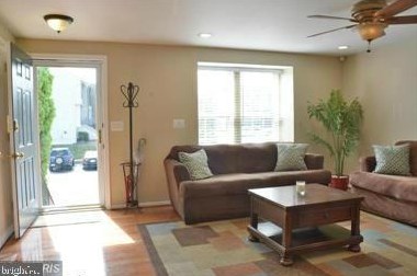 45322 Gable Sq, Dulles, VA 20164