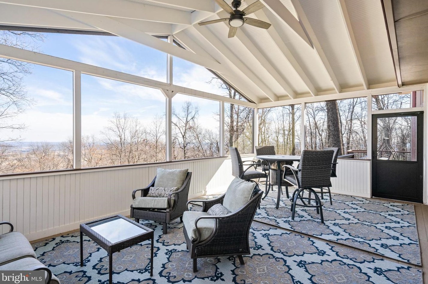 19690 Forest Hill Ln, Mount Weather VA  20135-2035 exterior