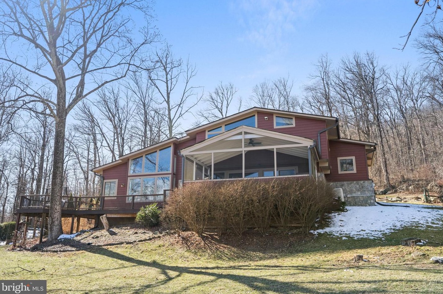 19690 Frst Hl Ln, Mount Weather VA  20135-2039 exterior