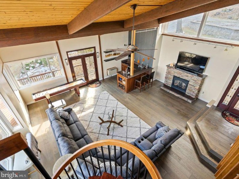 19690 Frst Hl Ln, Mount Weather VA  20135-2039 exterior