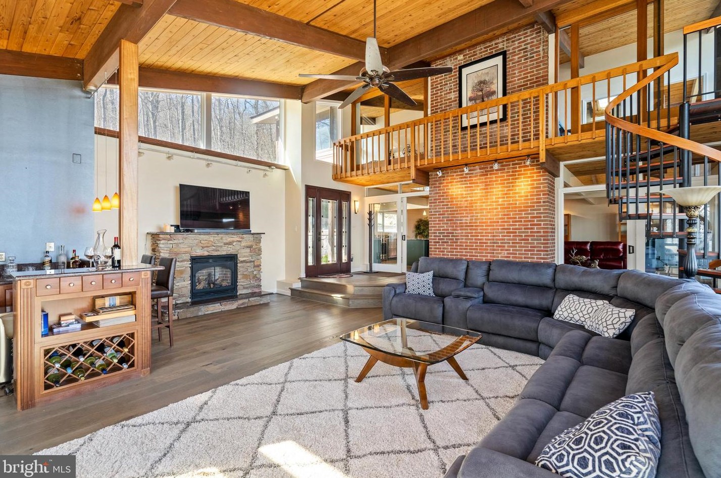 19690 Frst Hl Ln, Mount Weather VA  20135-2039 exterior