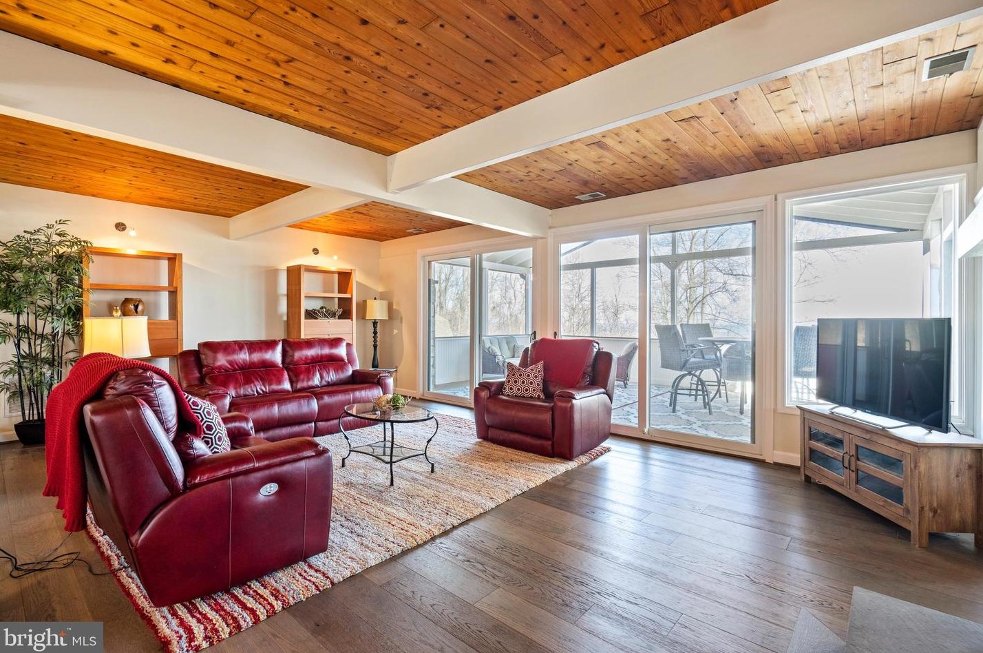 19690 Frst Hl Ln, Mount Weather VA  20135-2039 exterior