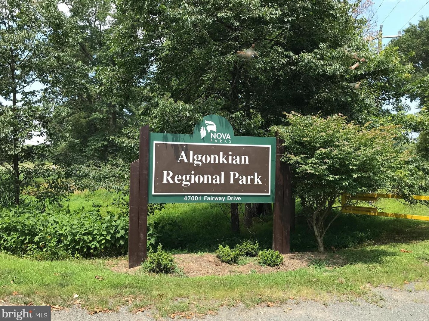 46494 Cedarhurst Dr, Sterling VA  20165-6485 exterior