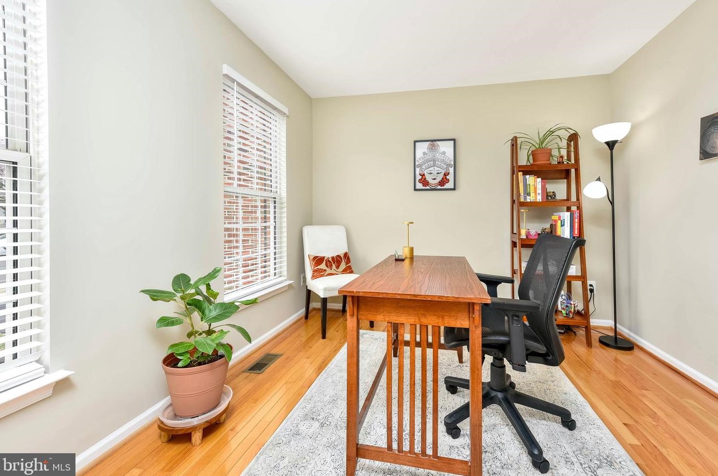 46494 Cedarhurst Dr, Sterling VA  20165-6485 exterior