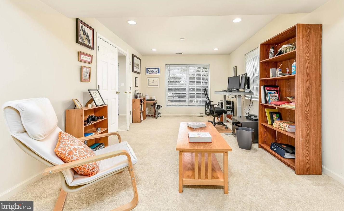 46494 Cedarhurst Dr, Sterling VA  20165-6485 exterior