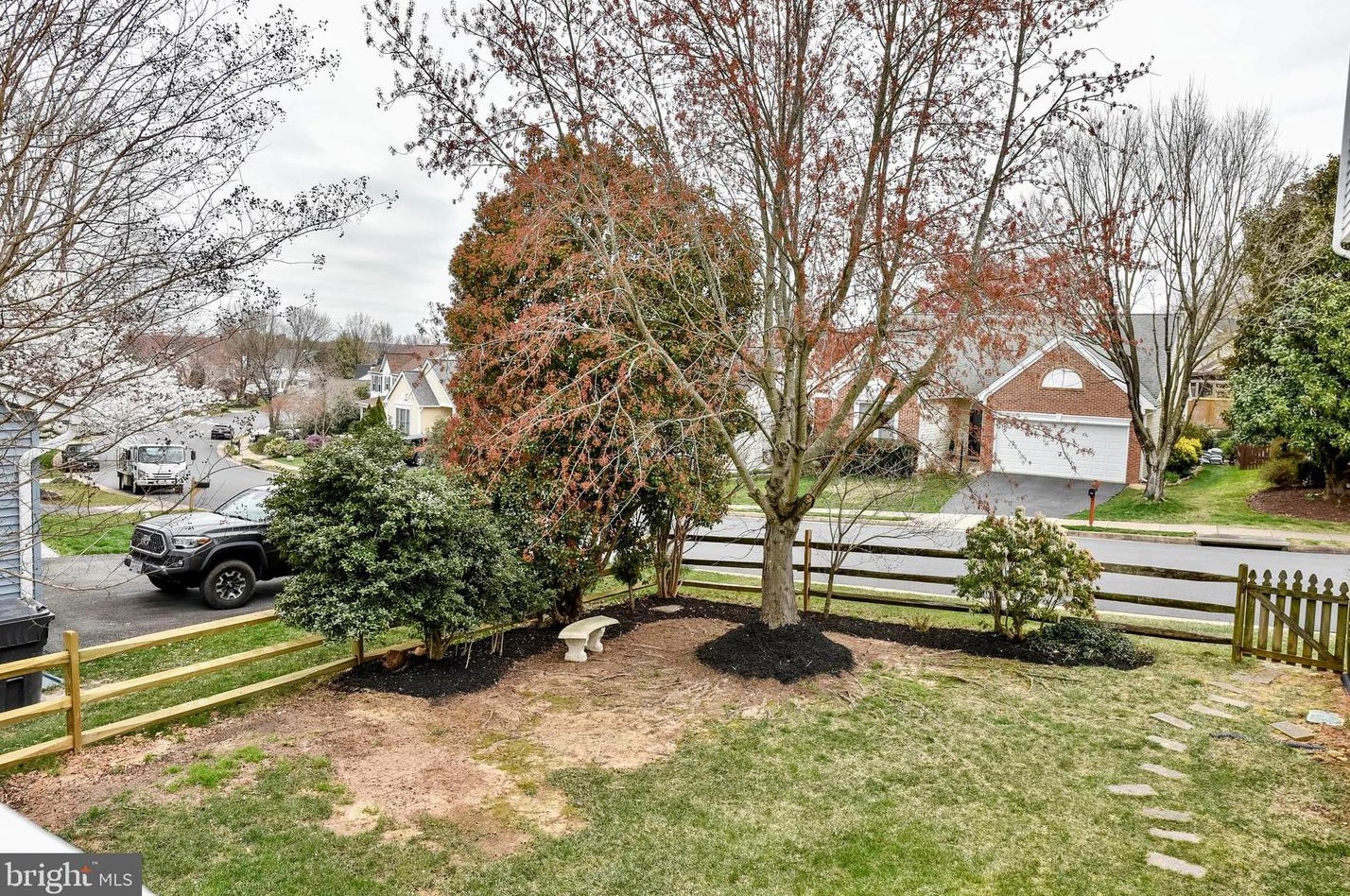 46494 Cedarhurst Dr, Sterling VA  20165-6485 exterior