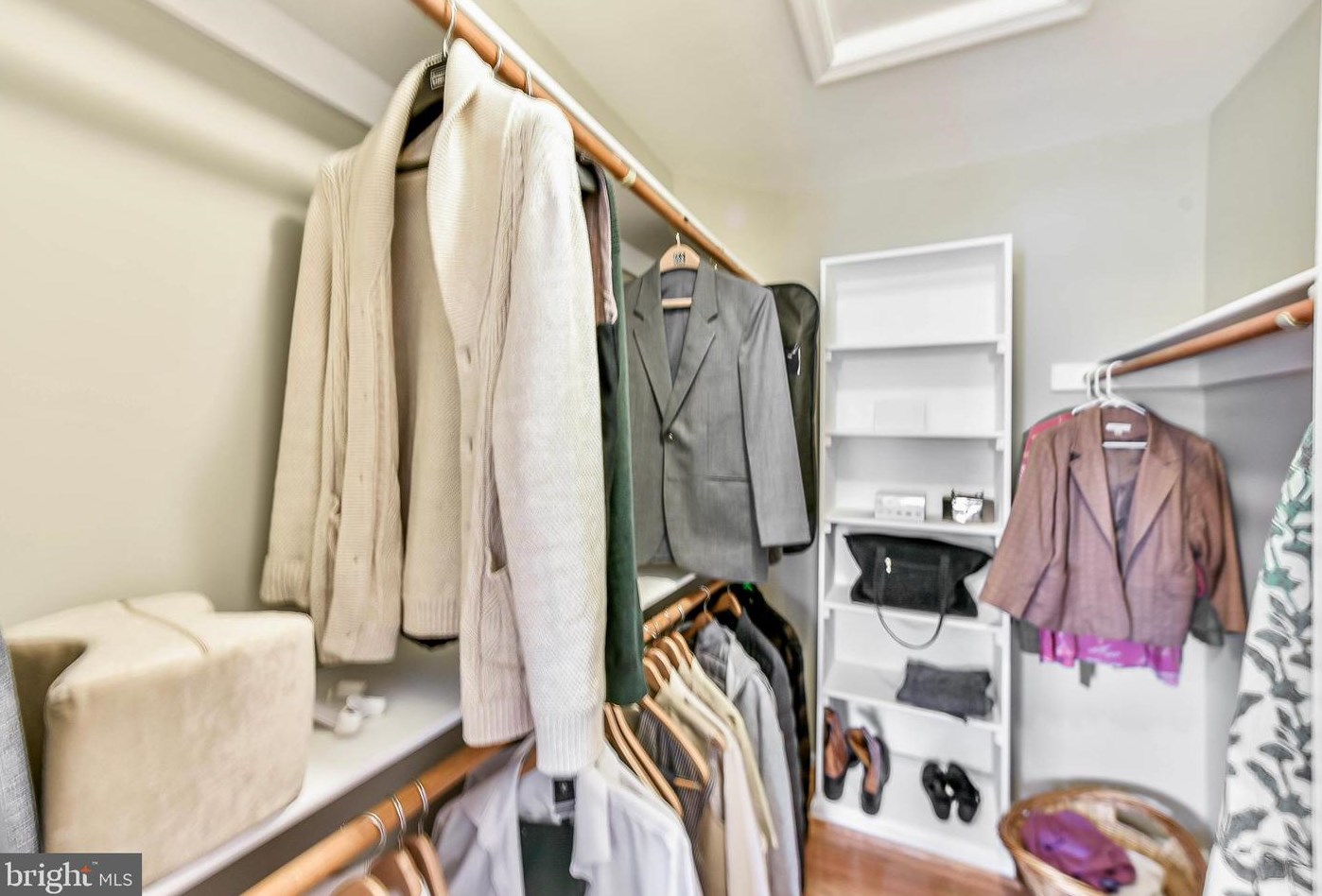 46494 Cedarhurst Dr, Sterling VA  20165-6485 exterior