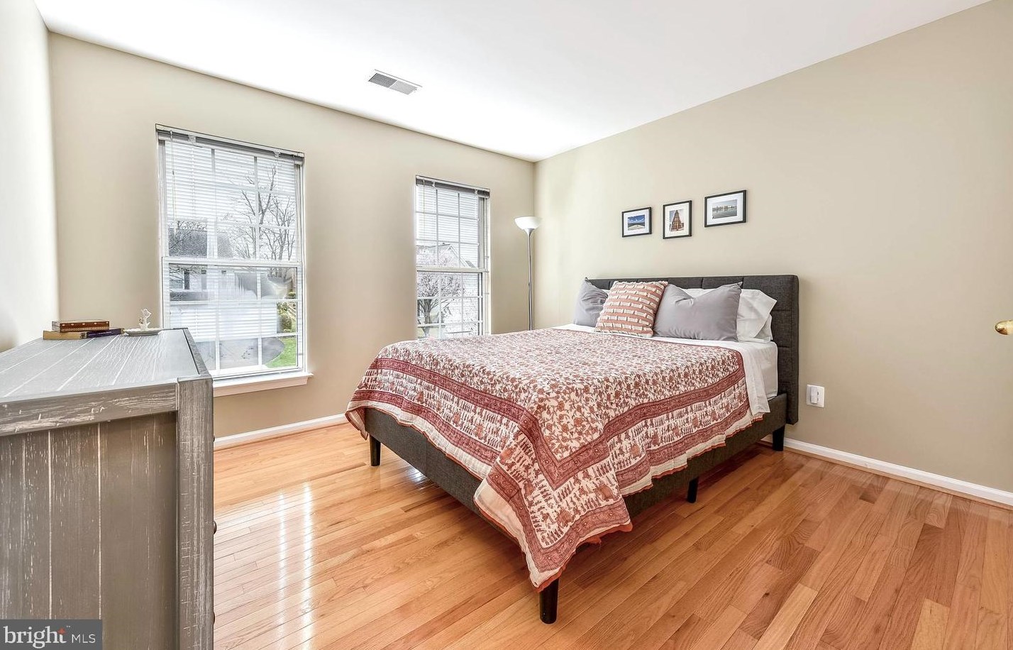 46494 Cedarhurst Dr, Sterling VA  20165-6485 exterior