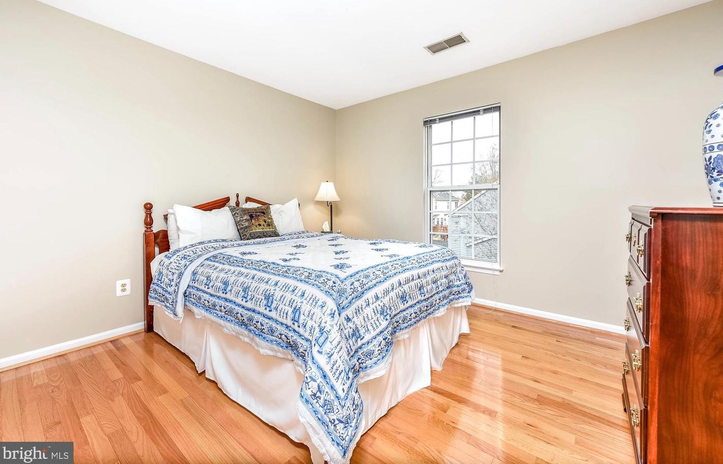 46494 Cedarhurst Dr, Sterling VA  20165-6485 exterior