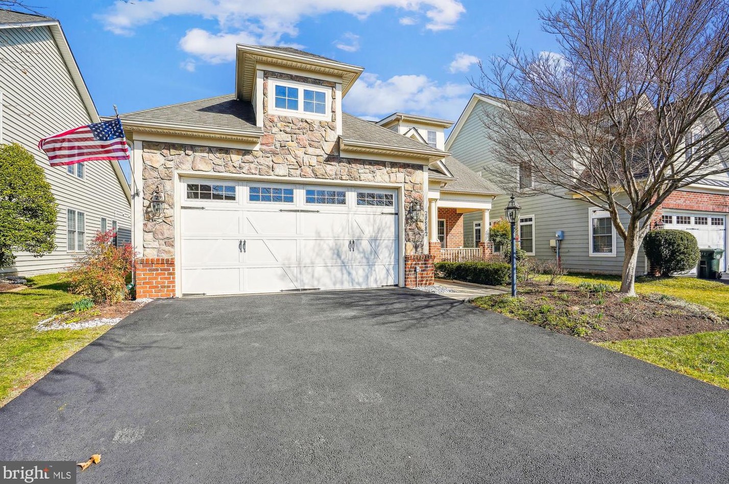 20582 Golden Ridge Dr, Ashburn, VA 20147