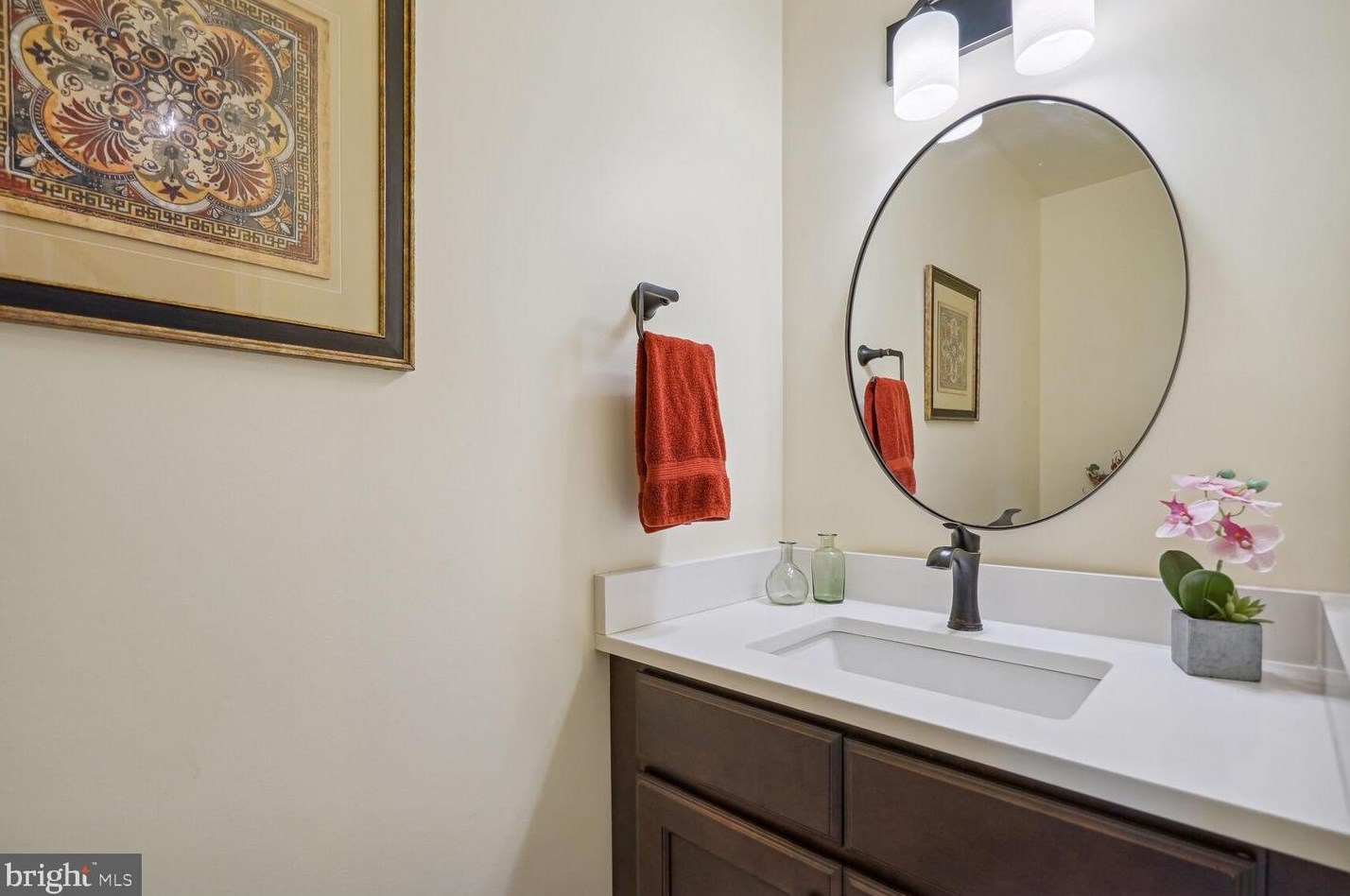 12 Lowery Ct, Dulles VA  20165-6204 exterior