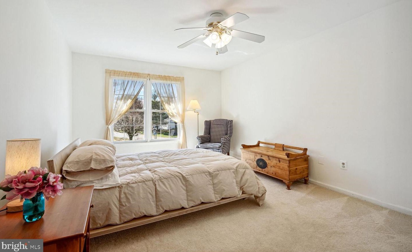 12 Lowery Ct, Dulles VA  20165-6204 exterior