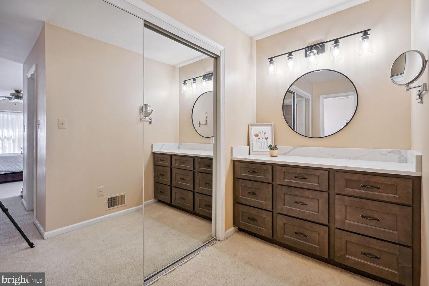 12 Lowery Ct, Dulles VA  20165-6204 exterior