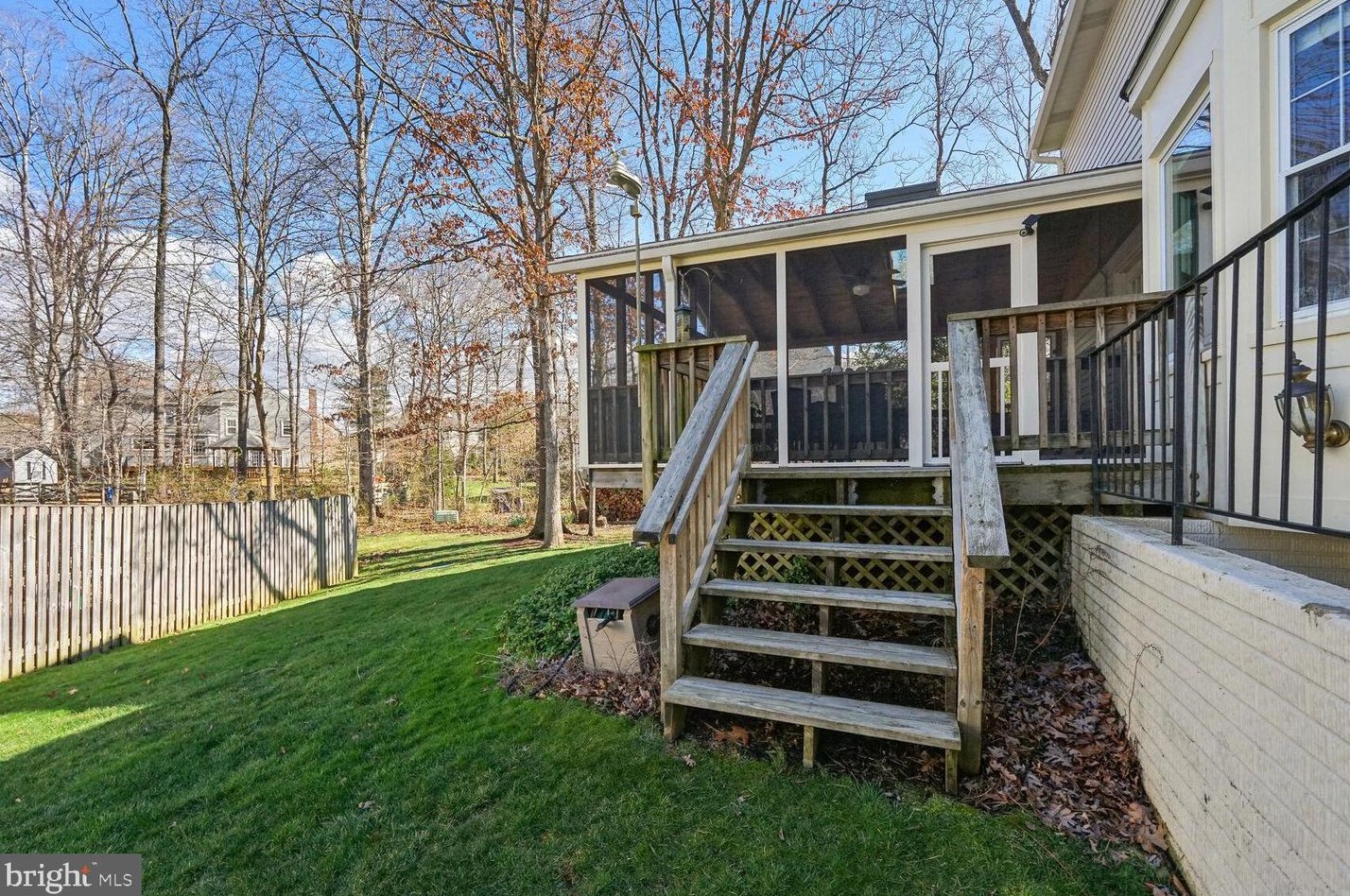 12 Lowery Ct, Dulles VA  20165-6204 exterior