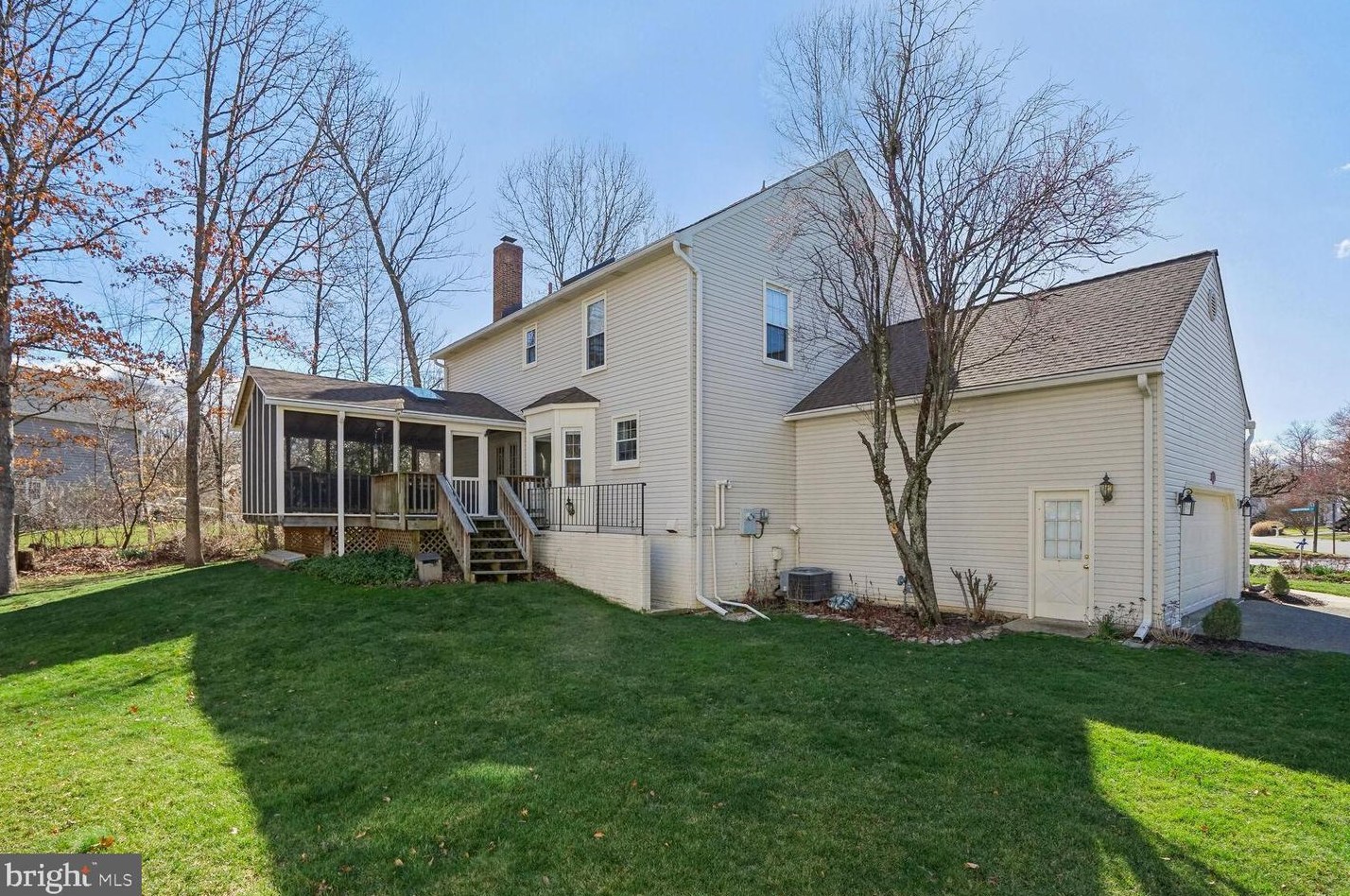 12 Lowery Ct, Dulles VA  20165-6204 exterior