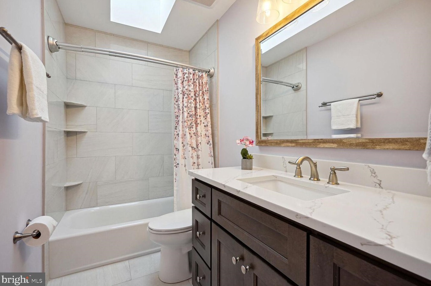 12 Lowery Ct, Dulles VA  20165-6204 exterior