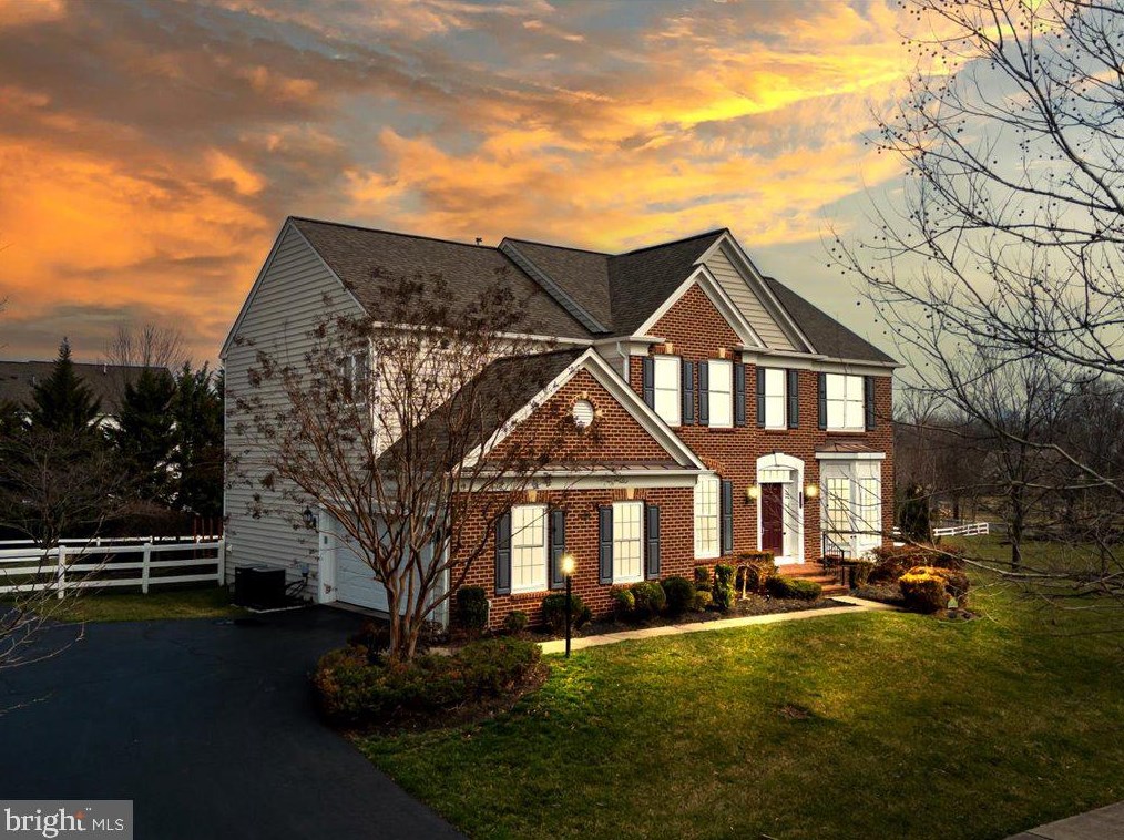 41328 Claymont Dr, Leesburg, VA 20175