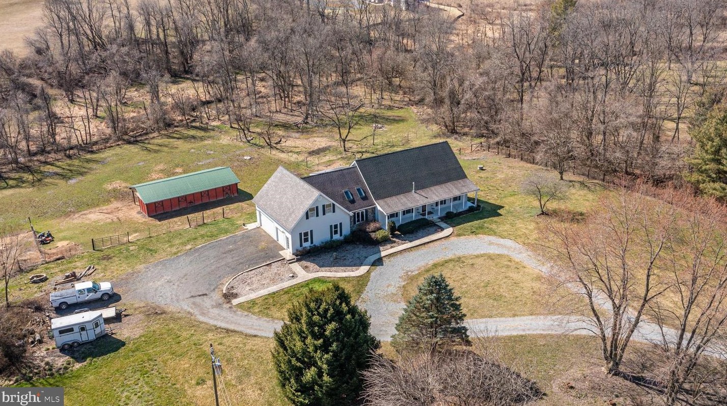 38197 Nixon Rd, Purcellville, VA 20132-3718