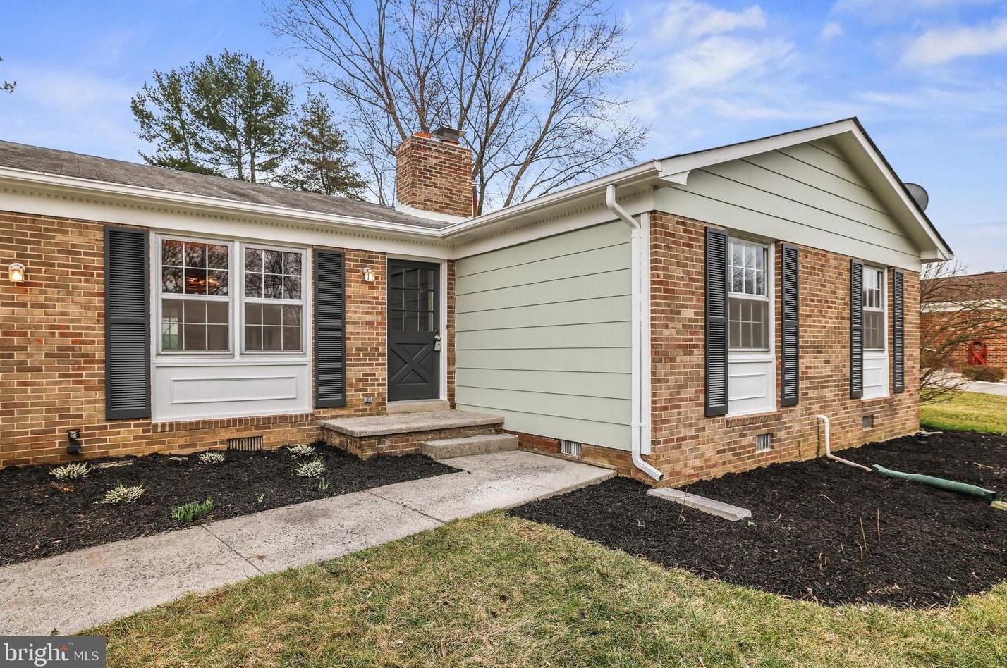 110 Carlton St, Leesburg, VA 20175-3801