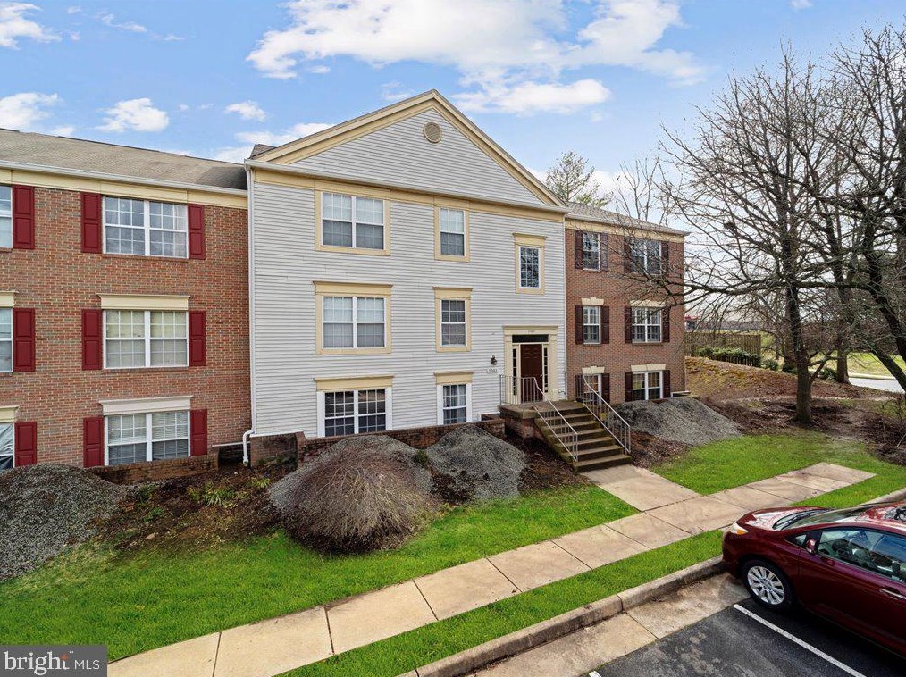1101 Huntmaster Ter Ne #302, Leesburg, VA 20176
