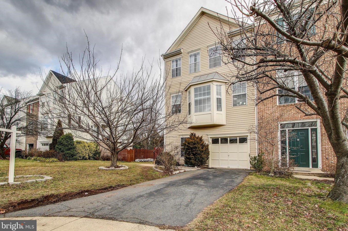 21670 Kings Crossing Ter, Ashburn, VA 20147