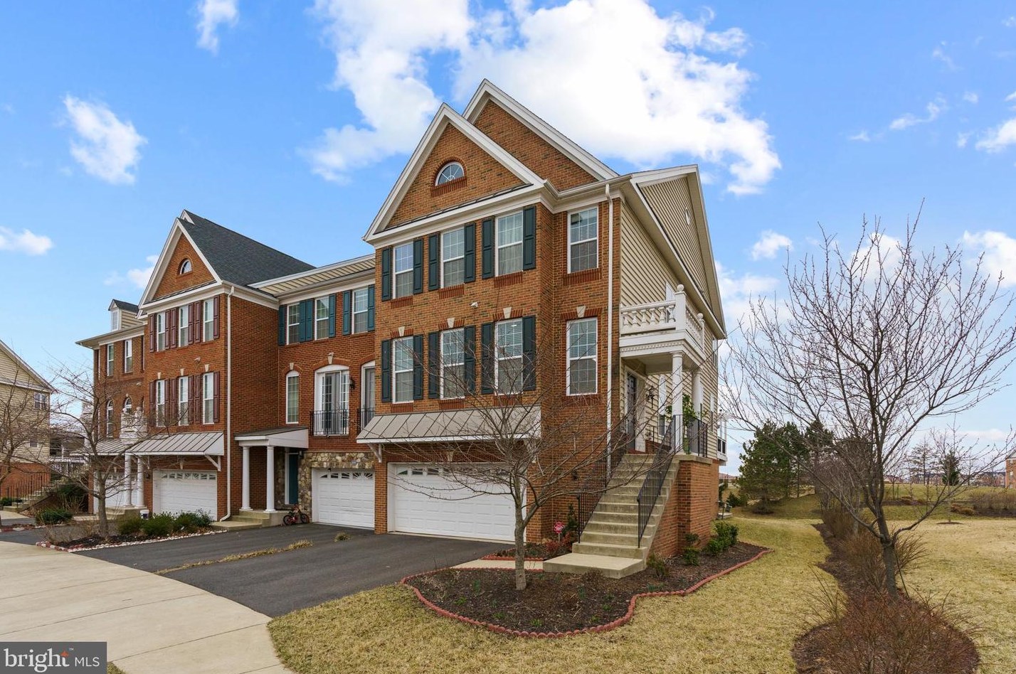 43163 Mitcham Square, Ashburn, VA 20148