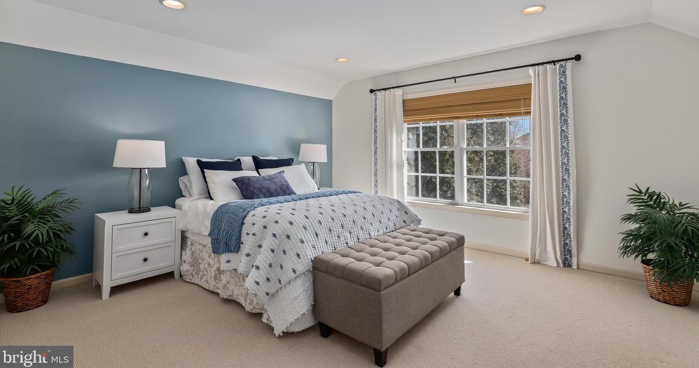 42669 Legacy Park Dr, Ashburn VA  20148-6959 exterior