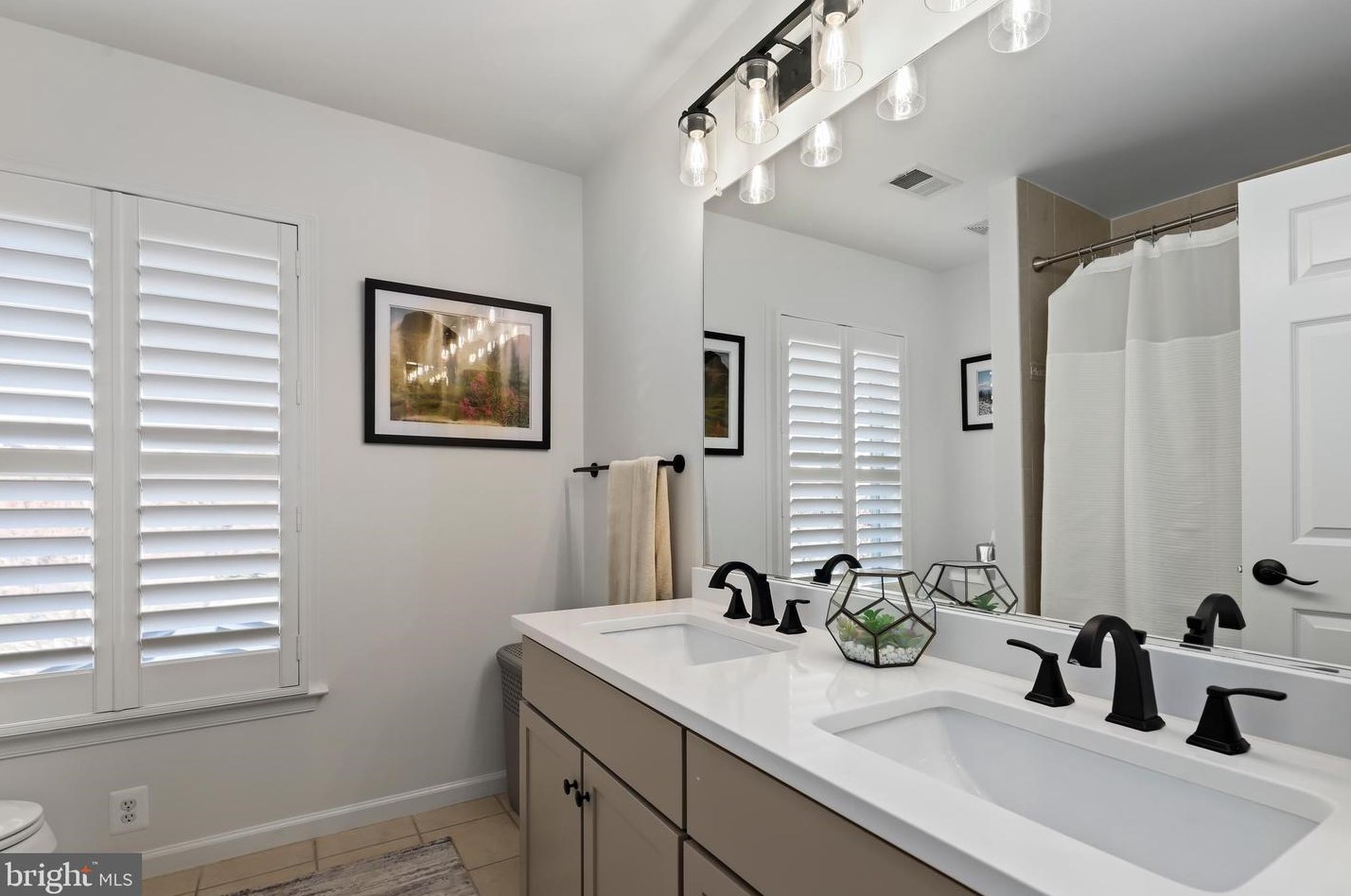 42669 Legacy Park Dr, Ashburn VA  20148-6959 exterior