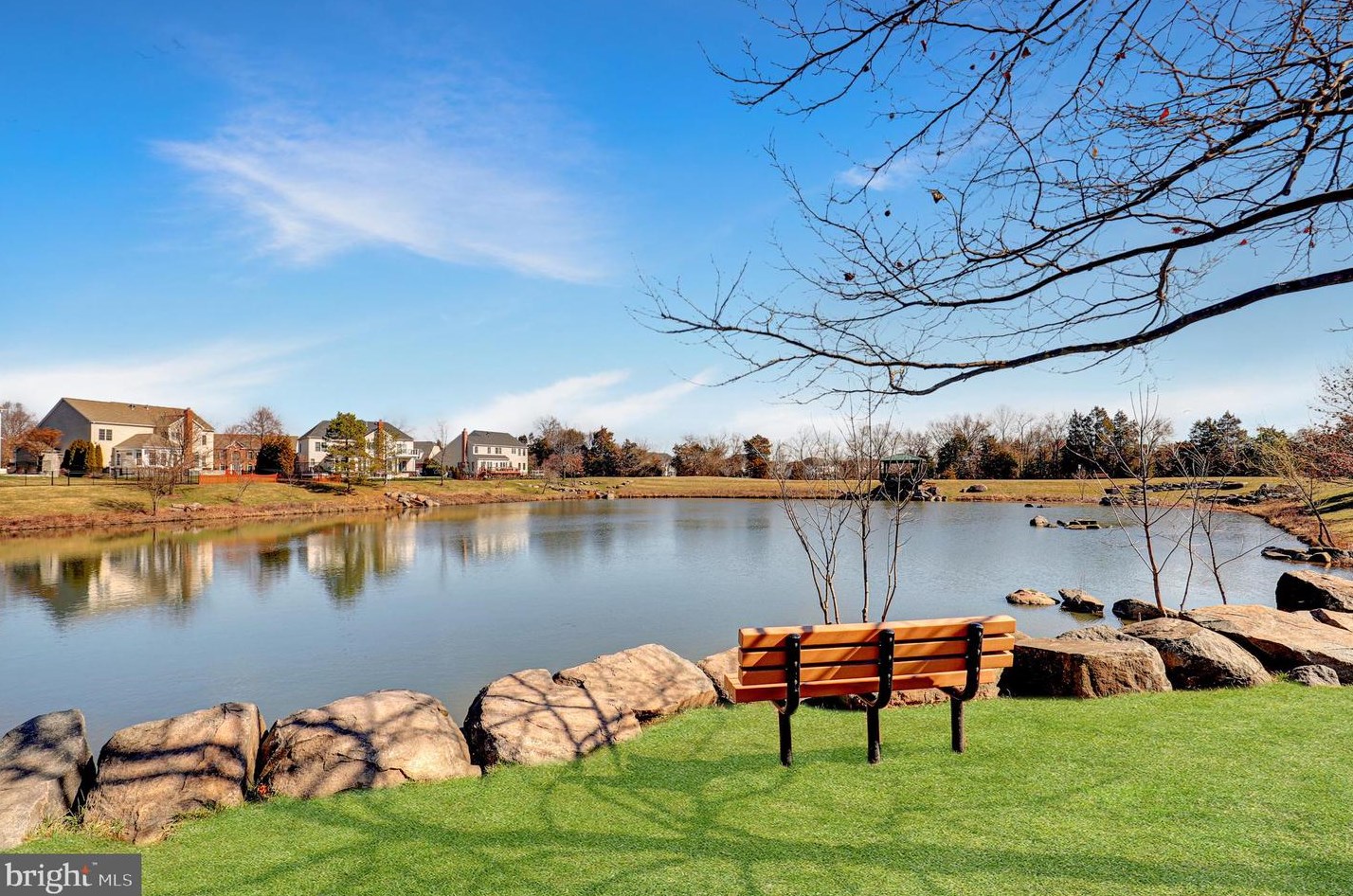 42669 Legacy Park Dr, Ashburn VA  20148-6959 exterior