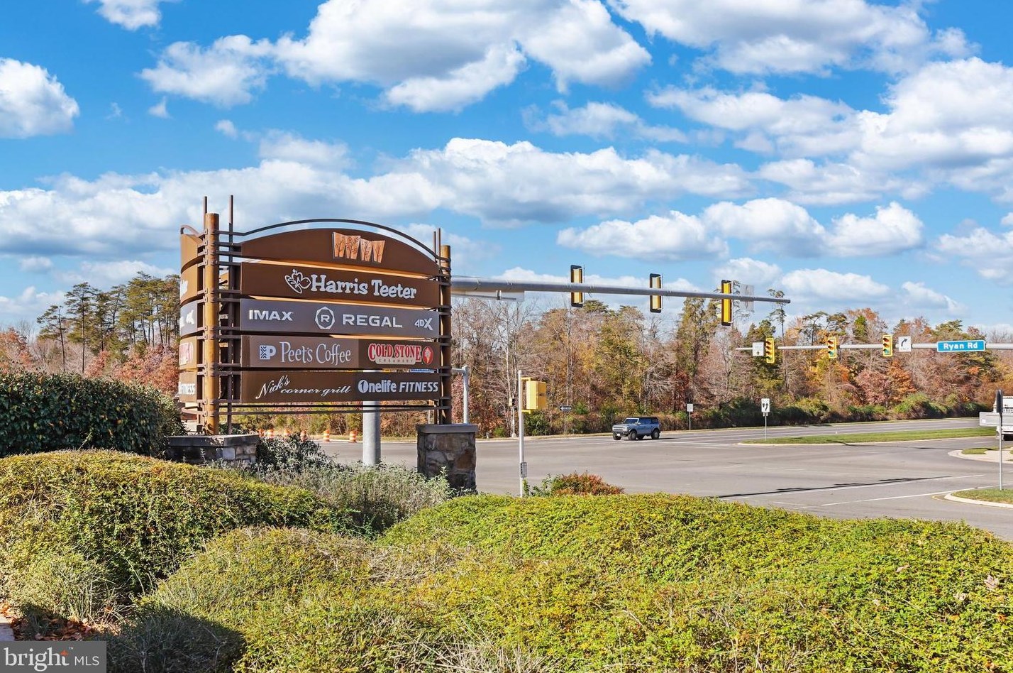 42669 Legacy Park Dr, Ashburn VA  20148-6959 exterior