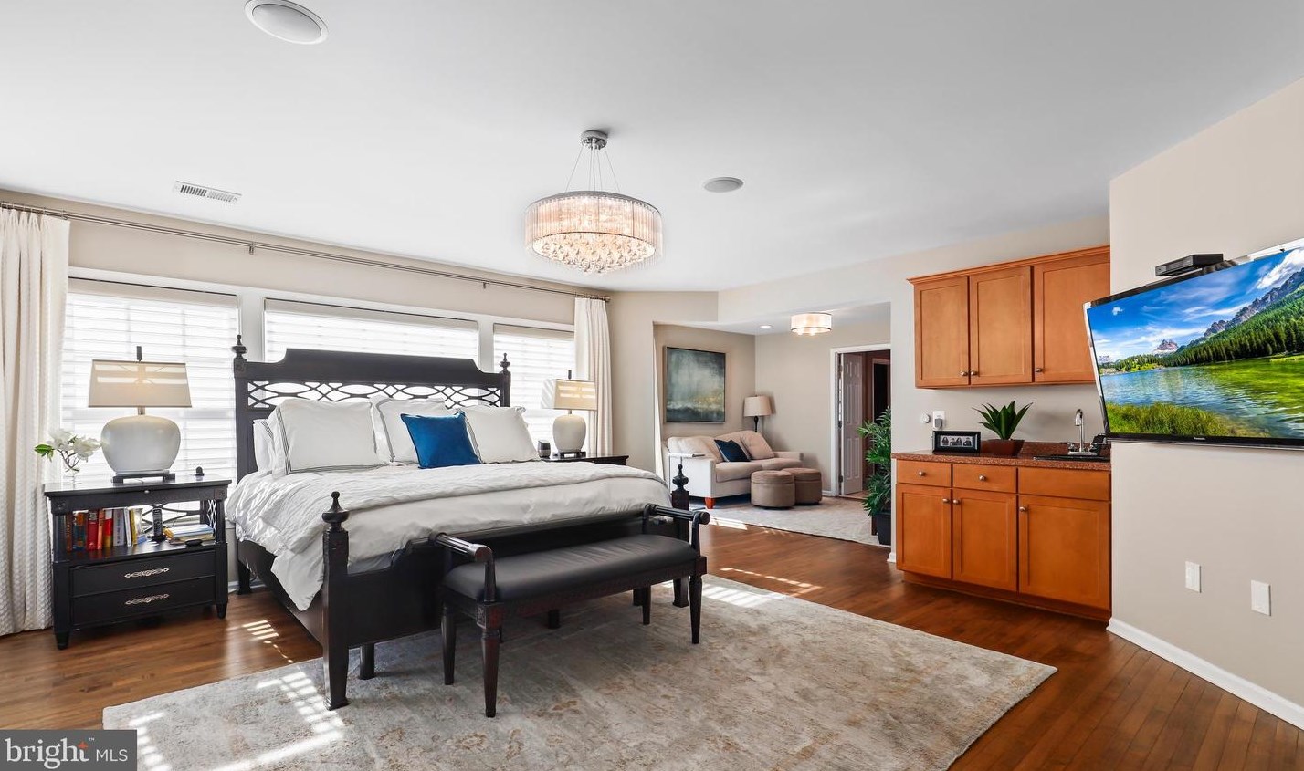 42669 Legacy Park Dr, Ashburn VA  20148-6959 exterior