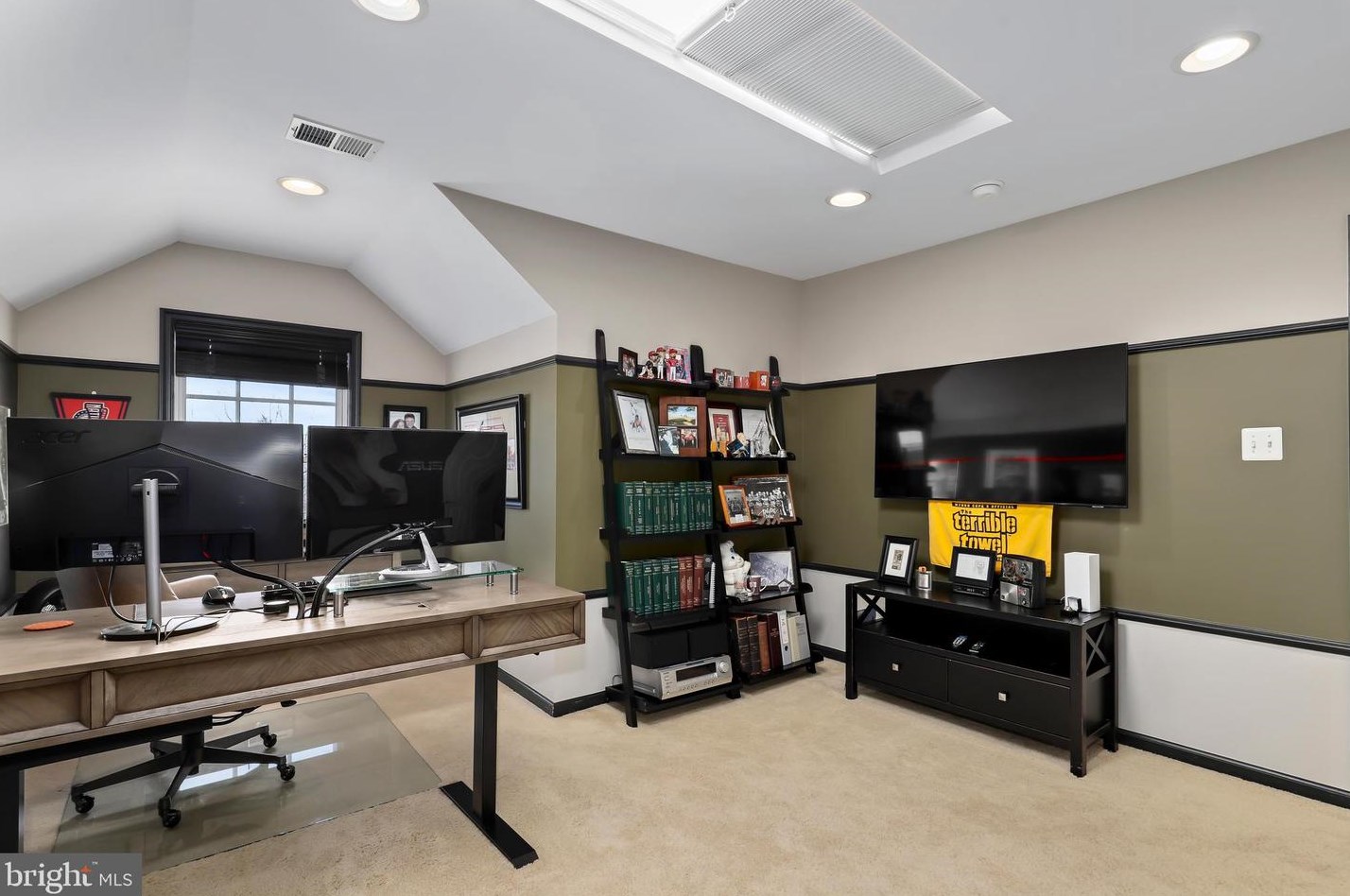 42669 Legacy Park Dr, Ashburn VA  20148-6959 exterior