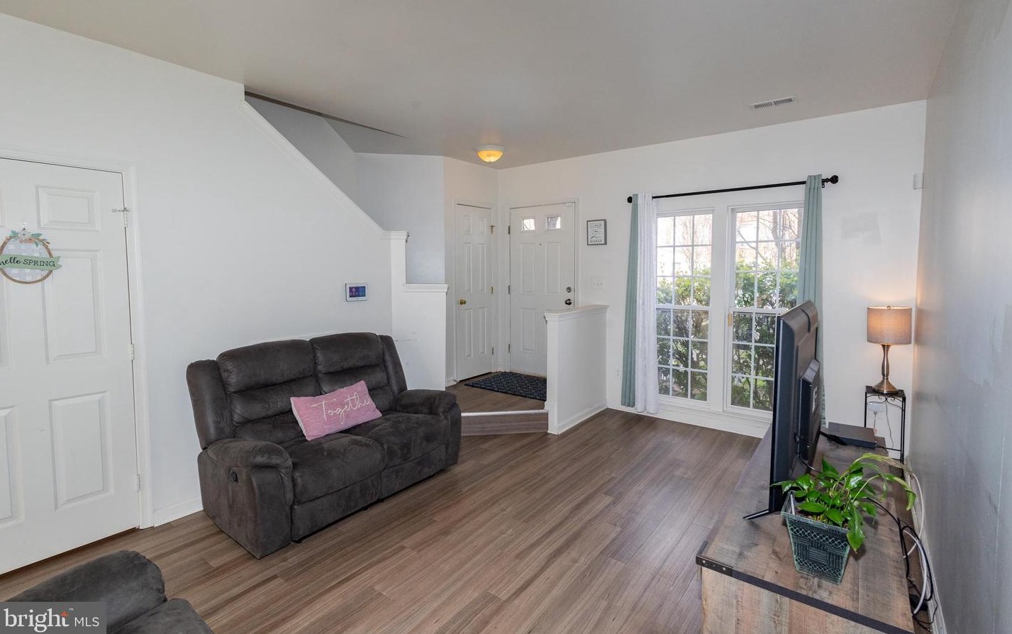 44469 Potter Ter, Ashburn VA  20147-7138 exterior