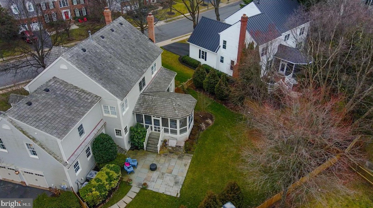 1401 Harle Pl, Leesburg VA  20175-5801 exterior