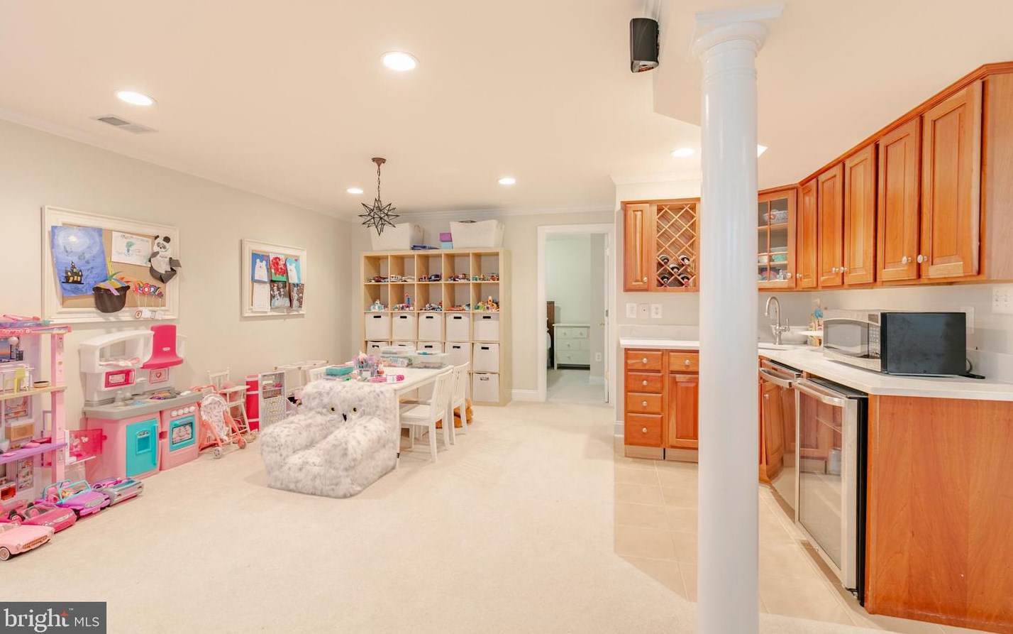 1401 Harle Pl, Leesburg VA  20175-5801 exterior