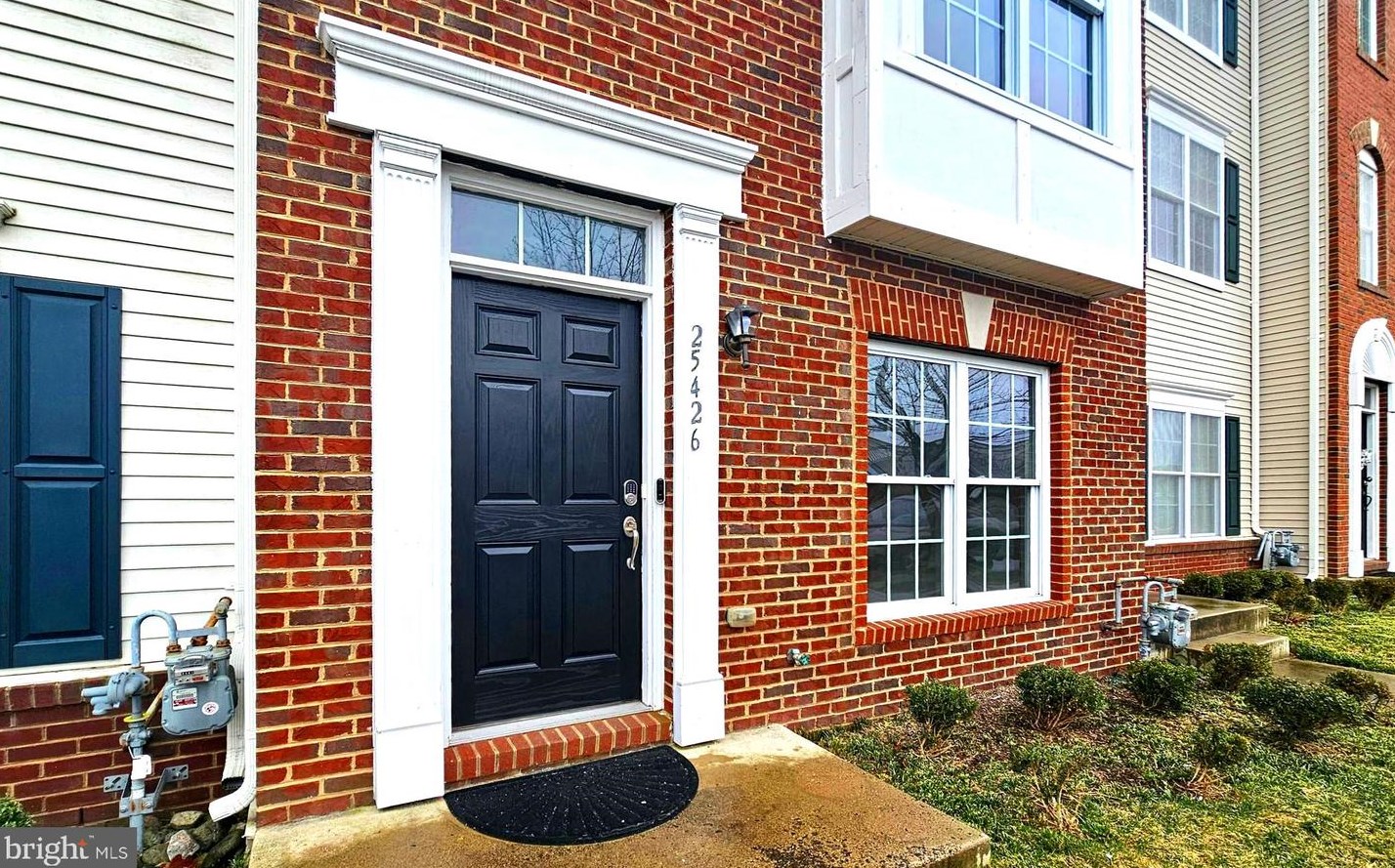 25426 Riding Blvd, Fairfax, VA 20152-4494