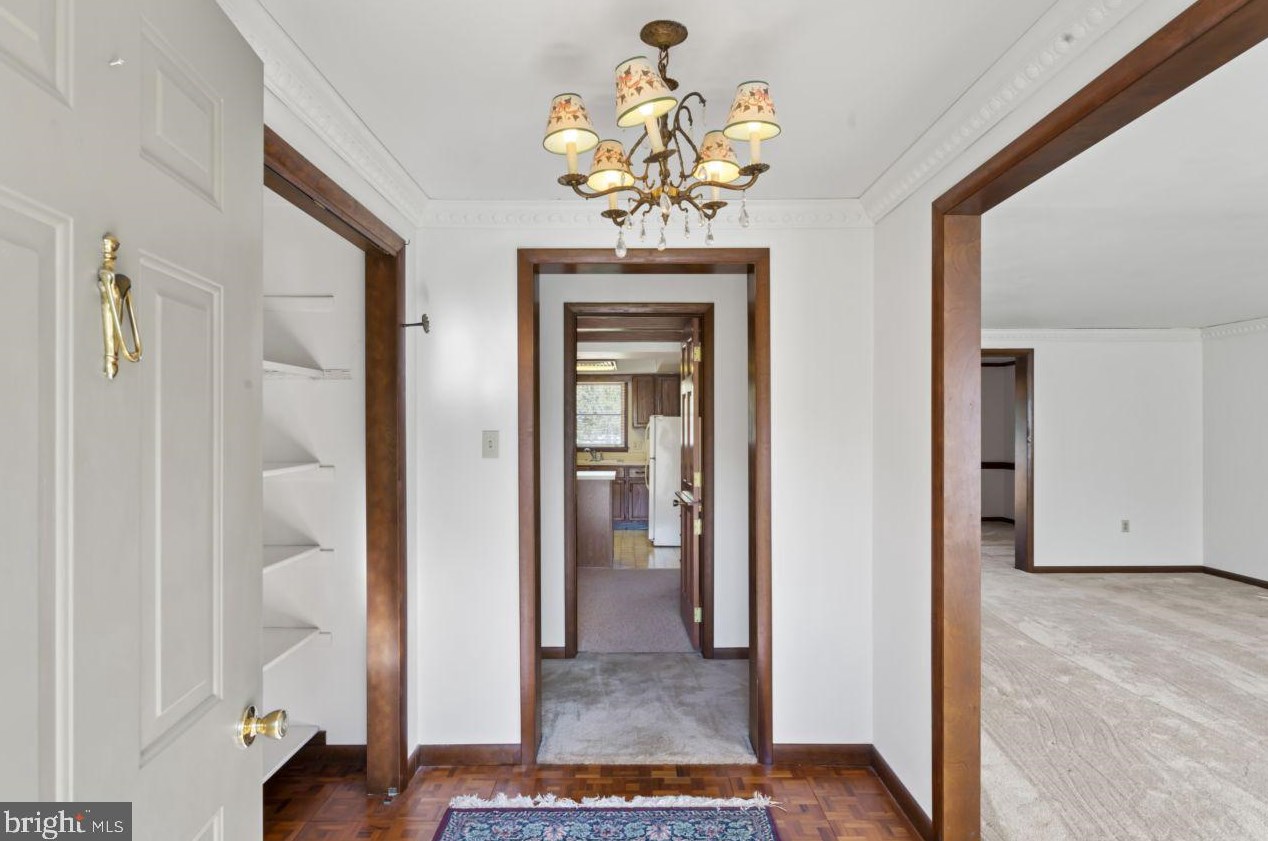 521 G St, Purcellville, VA 20132-3330