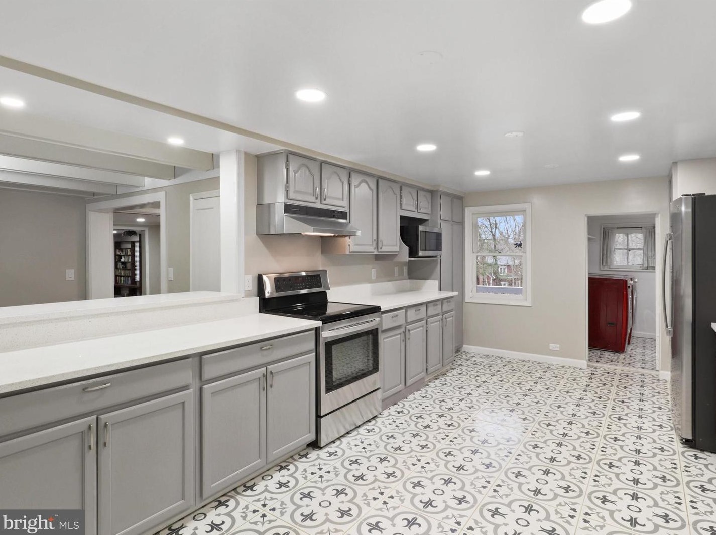 13188 Loyalty Rd, Leesburg VA  20176-6112 exterior