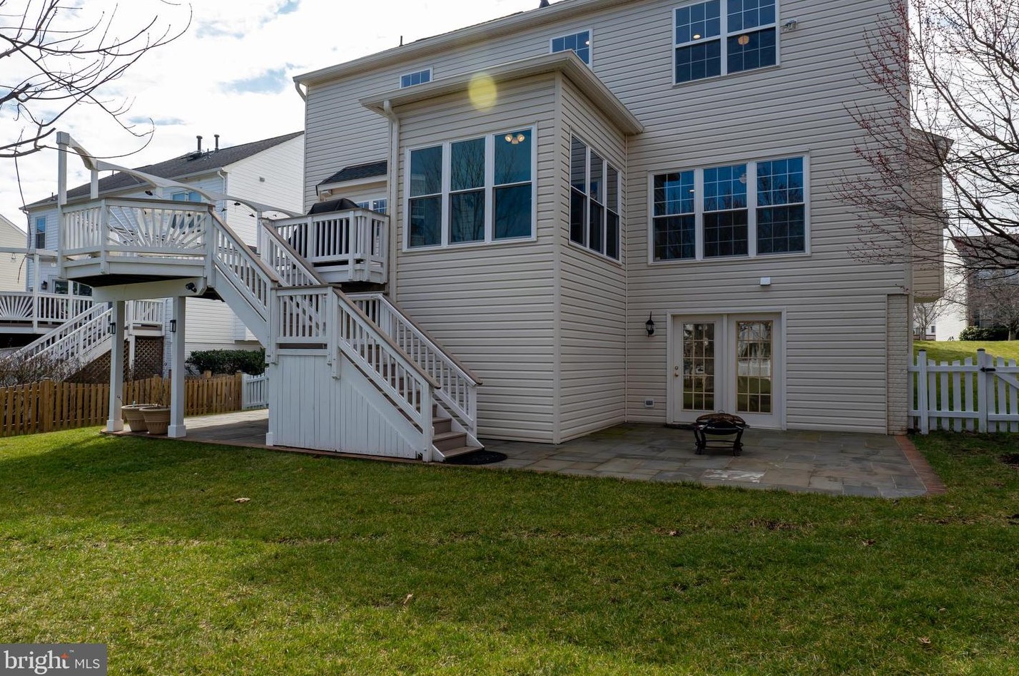 43832 Robindale Ct, Ashburn VA  20147-2379 exterior