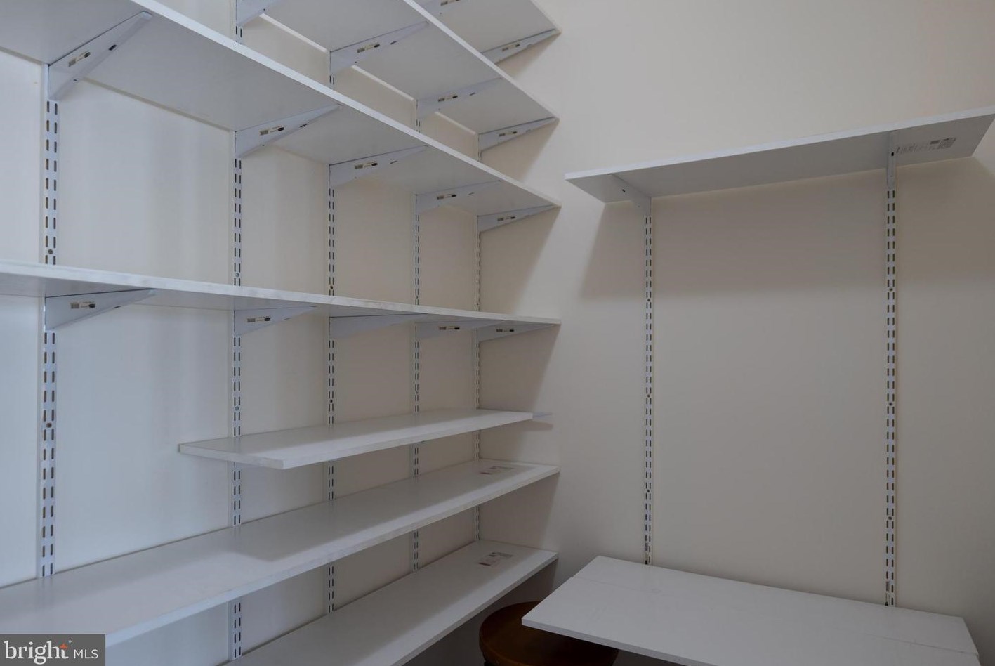 43832 Robindale Ct, Ashburn VA  20147-2379 exterior